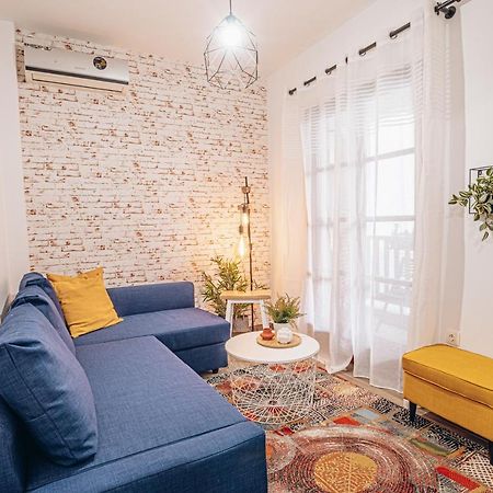 Retro Boutique Apt W Balcony In Historical Area Apartment เทสซาโลนิกิ ภายนอก รูปภาพ