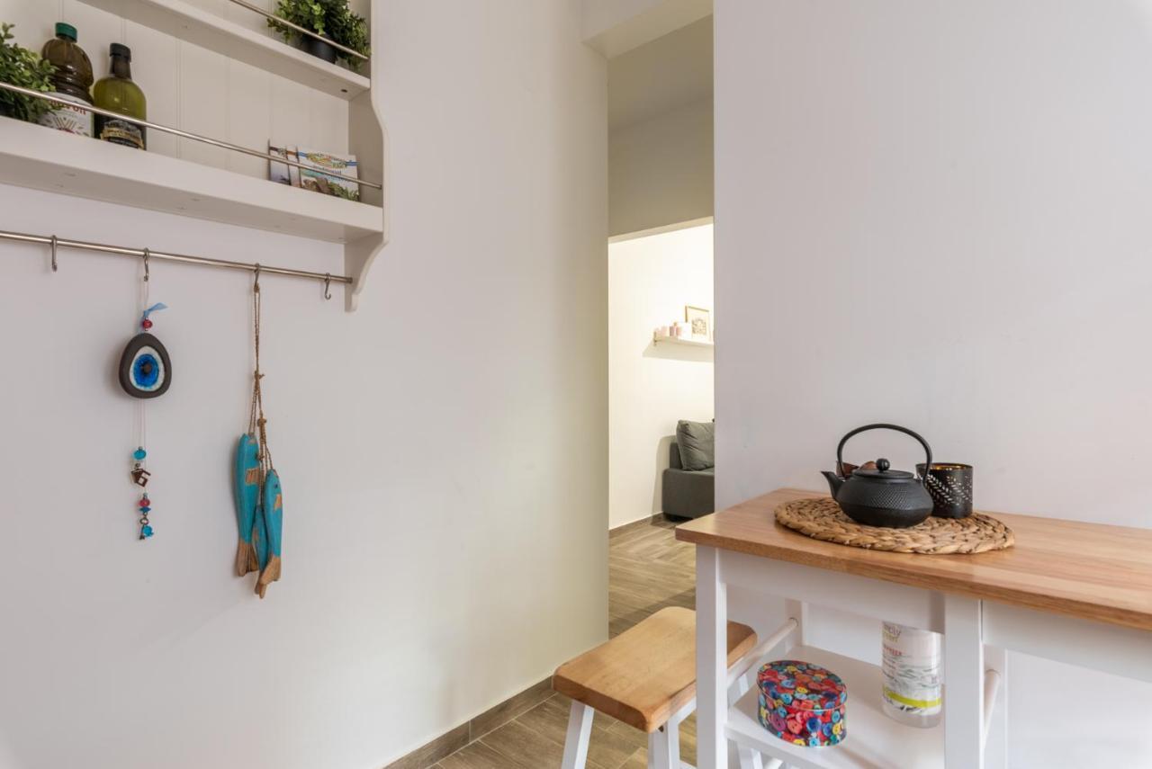 Retro Boutique Apt W Balcony In Historical Area Apartment เทสซาโลนิกิ ภายนอก รูปภาพ