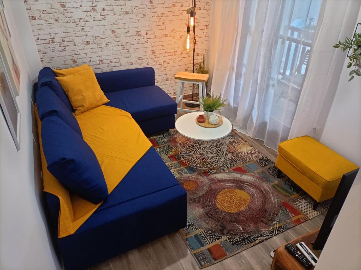 Retro Boutique Apt W Balcony In Historical Area Apartment เทสซาโลนิกิ ภายนอก รูปภาพ