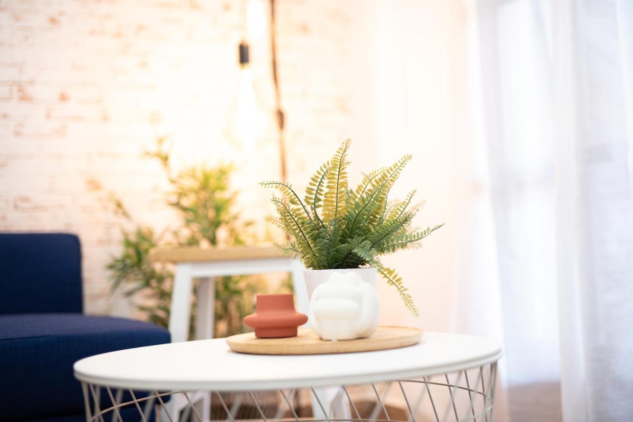 Retro Boutique Apt W Balcony In Historical Area Apartment เทสซาโลนิกิ ภายนอก รูปภาพ