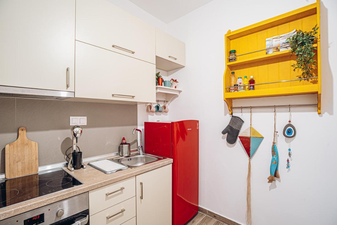 Retro Boutique Apt W Balcony In Historical Area Apartment เทสซาโลนิกิ ภายนอก รูปภาพ